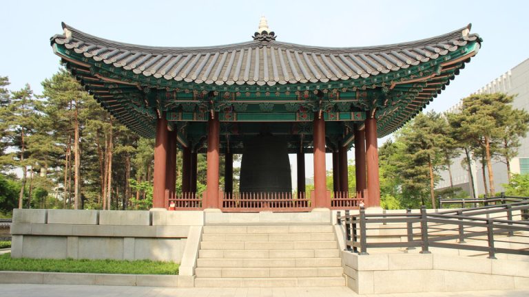 박물관에 전시된 조선시대 보신각 동종