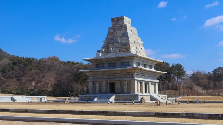 익산 미륵사지 석탑(서탑) 정면 전경