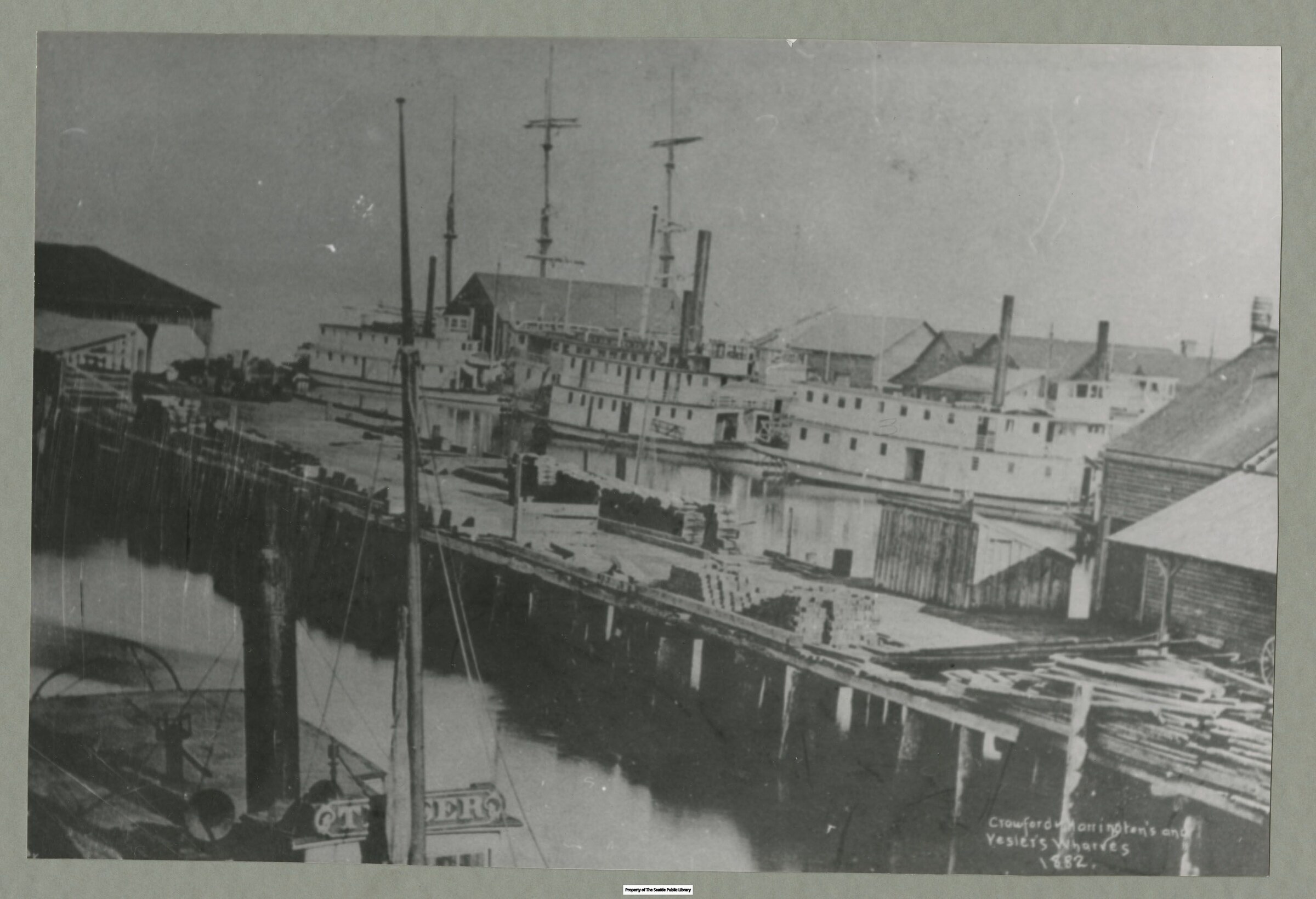 1882년 부두 풍경(Crawford and Harrington´s wharf, Public Domain, DPLA)
